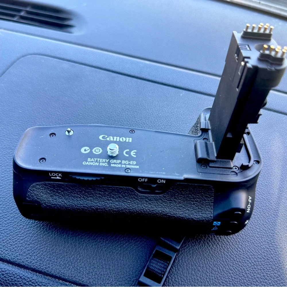 Canon BG-E9 Battery Grip for the Canon EOS 60D